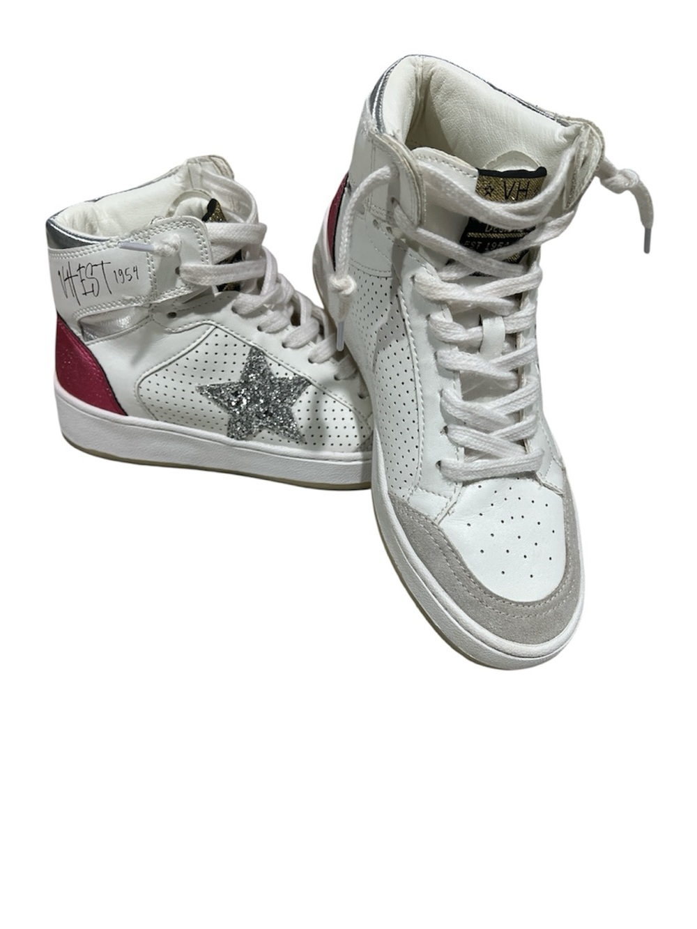 NEVER WORN Vintage Havana White High-Top Sneakers with Silver star and pink back